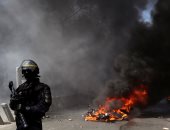 صور.. كر وفر بين متظاهرى السترات الصفراء والشرطة الفرنسية للأسبوع الـ23