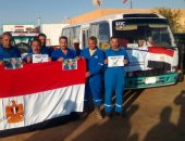 عمال يقطعون 300 كيلو بالصحراء الغربية لأقرب لجنة بمطروح للمشاركة بالاستفتاء