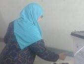 صور. . أهالى إمبابة يواصلون التوافد على اللجان فى اليوم الثانى للاستفتاء