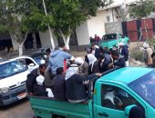 صور.. سيارات نقل تحمل مواطنين بالمنوفية وشمال سيناء للمشاركة بالاستفتاء