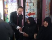 صور.. سيدة تتصل بالإسعاف لنقلها للاستفتاء.. وقضاة الشرقية والمنوفية يساعدون المواطنون