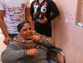 "قعيدة" عقب مشاركتها بالاستفتاء: لازم نشارك علشان مصر.. وربنا مع الريس