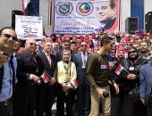 صور.. رئيس جامعة دمنهور يصطحب الطلاب والأساتذة للمشاركة فى الاستفتاء