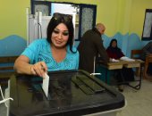 فيفى عبده تدلى بصوتها فى التعديلات الدستورية.. وتؤكد: بعشق تراب مصر