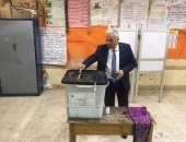 صور.. رئيس موانئ البحر الأحمر والعاملون بالهيئة يدلون بأصواتهم فى الاستفتاء