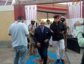 نائب وزير التموين يدلى بصوته بمدرسة صلاح الدين بعد توجهه لسيزا نبراوى بالخطأ