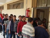 لليوم الثالى.. طوابير فى لجان الاستفتاء بعين شمس.. والشباب يتصدرون المشهد