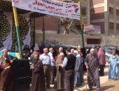 صور.. طوابير المواطنيين بشبرا الخيمة للإدلاء بأصواتهم بالاستفتاء