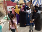 صور.. توافد السيدات على اللجان بالقليوبية والفيوم للإدلاء بأصواتهم بالاستفتاء على الدستور 