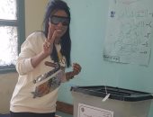 بحبك يا بلدى..أمينة تشارك فى الاستفتاء على التعديلات الدستورية