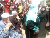 صور.. توافد المواطنين علي لجان الاستفتاء بالزاوية الحمراء والويلى