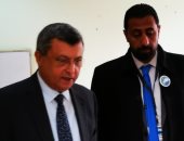 صور.. وزير البترول الأسبق يدلى بصوته فى الاستفتاء على التعديلات الدستورية بالرحاب