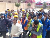 صور.. إقبال العاملين بمدينة العلمين الجديدة للمشاركة فى الاستفتاء على الدستور