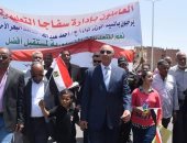 فيديو وصور.. محافظ البحر الأحمر يتقدم مسيرة مؤيدة للتعديلات الدستورية بمدينة سفاجا