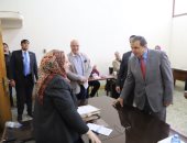 وزير القوى العاملة يتفقد لجان الاستفتاء على الدستور بالجامعة العمالية