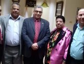 صور.. المطرب شعبان عبدالرحيم يجرى فحصوصات طبية بمستشفي بنها الجامعى 