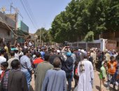 أهالى النخيلة بأبوتيج يستقبلون محافظ أسيوط بالطبل البلدى والمزمار