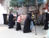 صور.. حشود الناخبين أمام لجان جاردن سيتى فى اليوم الثالث لاستفتاء الدستور