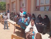 صور.. طوابير للسيدات أمام اللجان فى ثالث أيام الاستفتاء بسوهاج