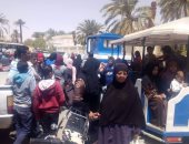 شاهد.. طفطف مجانى لنقل المواطنين إلى لجان الاستفتاء بالوادى الجديد 