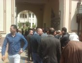 مسيرة لعمال شركة مصر للتأمين تصل لجنة المتحف الزراعى بالدقى للتصويت بالاستفتاء