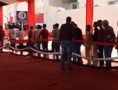 فيديو..احتشاد الشباب بمدينة بدر فى أخر أيام الاستفتاء بمدرسة الفردوس