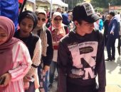 فيديو..الشباب يحتشدون فى طوابير أمام لجان الأميرية بثالث أيام الاستفتاء