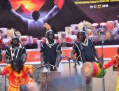 شاهد.. سريلانكا تتحدى الإرهاب وتشارك فى مسيرة مهرجان الطبول بشارع المعز