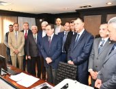 طارق الملا يتفقد غرفة عمليات الوزارة لمتابعة سير الاستفتاء على التعديلات الدستورية