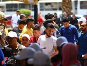 الشباب فى مقدمة الصفوف أمام لجان الاستفتاء فى اليوم الثالث