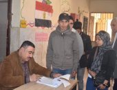  صور.. طابور من الشباب بلجان المرج فى اليوم الأخير للاستفتاء على الدستور