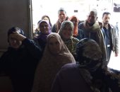 فيديو وصور.. إقبال كبير على لجان الاستفتاء بقرى الغربية.. ومسيرة حاشدة لقومى المرأة