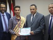 تعليم الغربية يكرم الطلاب الحاصلين على المركز الأول فى التعليم الصناعى والفندقى