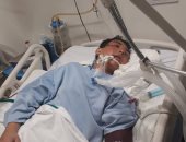 والدة "مصطفى" تناشد المساعدة فى علاجه بعد إصابات مضاعفة فى حادث