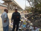البيئة ترفع تراكم مخلفات فى حى النزهة استجابة لشكاوى المواطنين