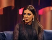 إنجى المقدم: بحب قعدة الرجالة.. والستات بتحب اللوك لوك