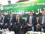 فيديو وصور.. محافظ أسيوط يزور الكنائس لتقديم التهانى بعيد القيامة المجيد