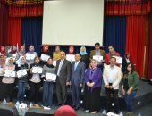 صور.. رئيس جامعة الإسكندرية يكرم 200 من شباب أعضاء هيئة التدريس 