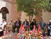 صور.. محافظ الإسماعيلية ومدير الأمن وقيادات الأوقاف والأزهر يقدمون التهنئة الأقباط