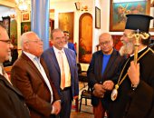 محافظ بورسعيد ومدير الأمن يزوران عدد من الكنائس لتقديم التهنئة بعيد القيامة المجيد