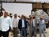 محافظ سوهاج يتفقد صومعة تخزين الأقماح "بأولاد نصير" وتوريد 8 آلاف طن للشون