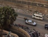 شكوى من تراكم القمامة بين محطتى مترو حلمية الزيتون والمطرية