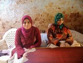 فيديو وصور.. مأساة شقيقتين من سوهاج مصابتين بالشلل وتطالبان بعلاجهما على نفقة الدولة