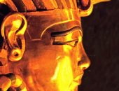 فيديو يروج صور مقبرة توت عنخ أمون لحظة اكتشافها