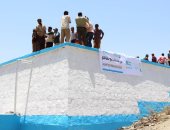 السعودية تغيث اليمنيين وتفتتح مشروع شبكة مياه بمحافظة الضالع 