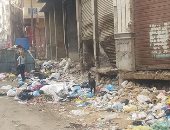 قمامة عند مدخل شاطئ النخيل.. شكوى "أحمد" للبحث عن حل