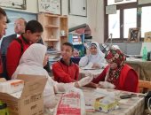 صور.. بدء فحص 15 ألف طالب بمدارس الوادى الجديد للكشف عن فيروس سى