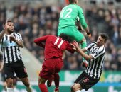 حارس نيوكاسل يكشف: هل تعمد إصابة محمد صلاح؟