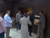 فيديو.. محافظ الفيوم يوزع 200 كرتونة مواد غذائية للأسر الأولى بالرعاية بمناسبة شهر رمضان