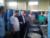 صور.. وكيل صحة الشرقية يضبط 11 طن أغذية فاسدة